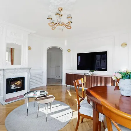 Estelle, Luxe Au 1er Arrondissement * Parigi